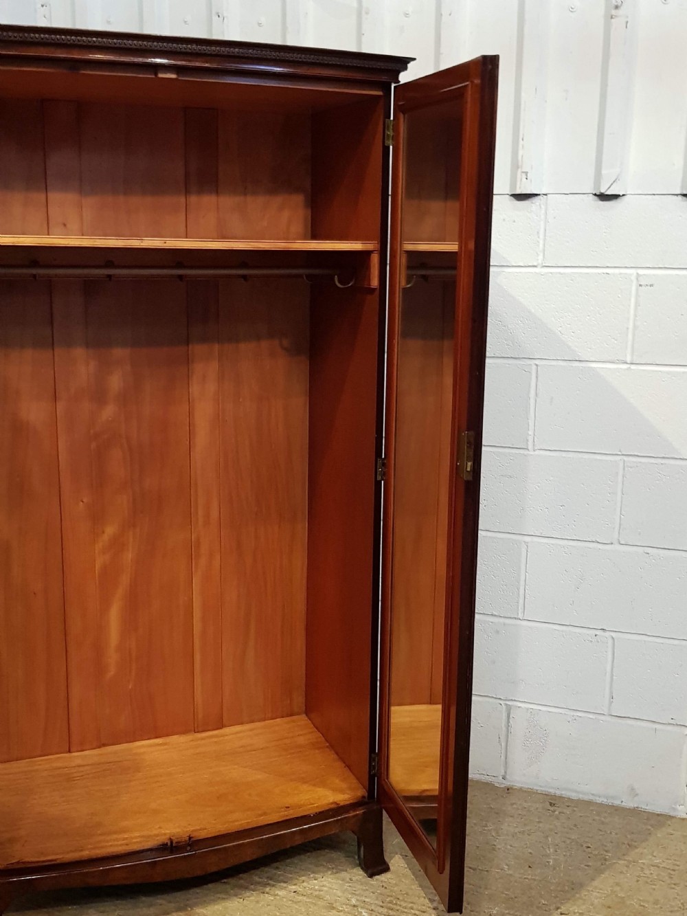 ANTIQUE EDWARDIAN SMALL MAHOGANY BOW FRONT WARDROBE C1900 View IV