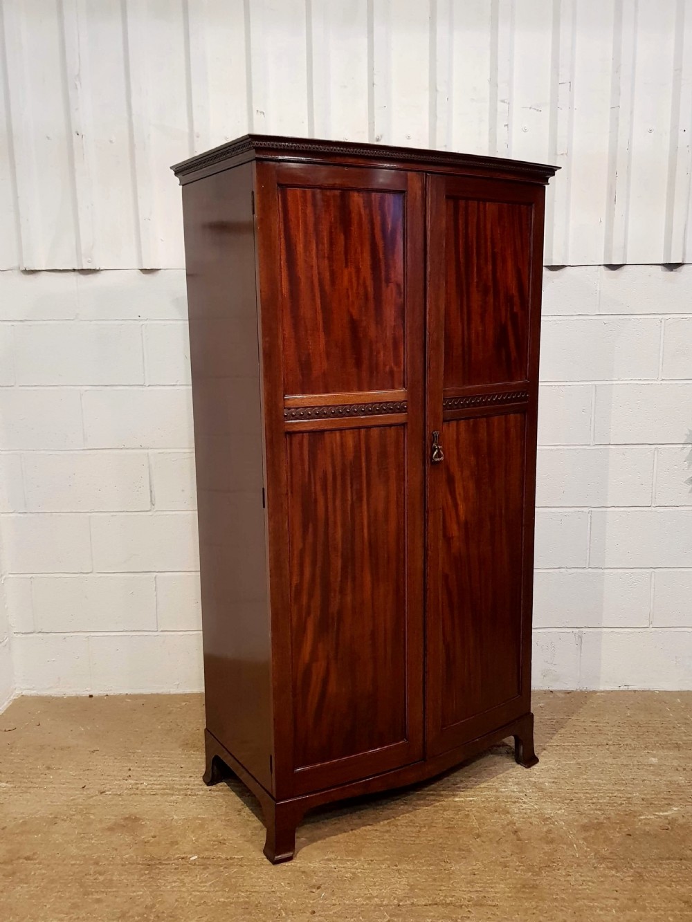 ANTIQUE EDWARDIAN SMALL MAHOGANY BOW FRONT WARDROBE C1900 View V