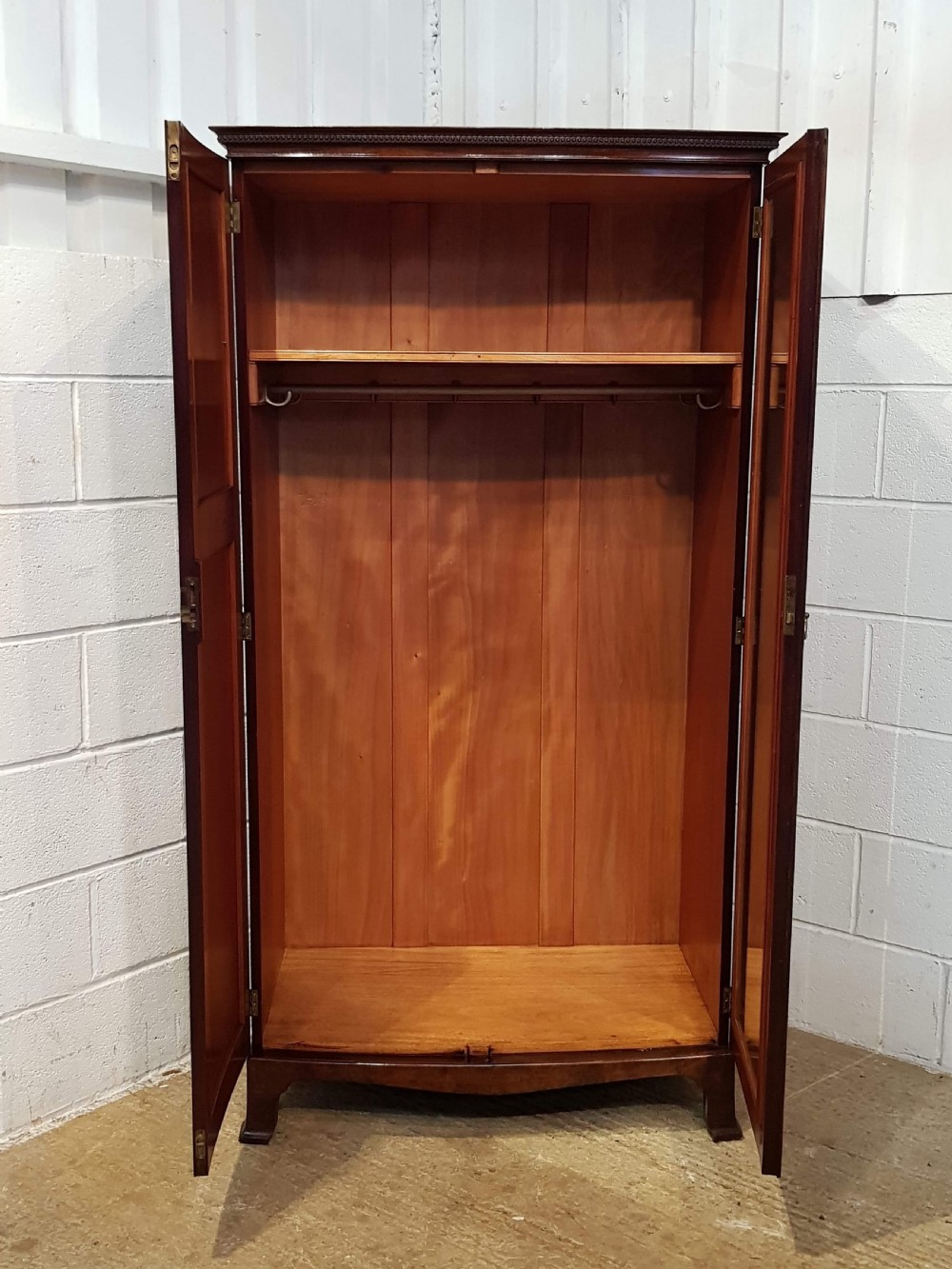 ANTIQUE EDWARDIAN SMALL MAHOGANY BOW FRONT WARDROBE C1900 View VI
