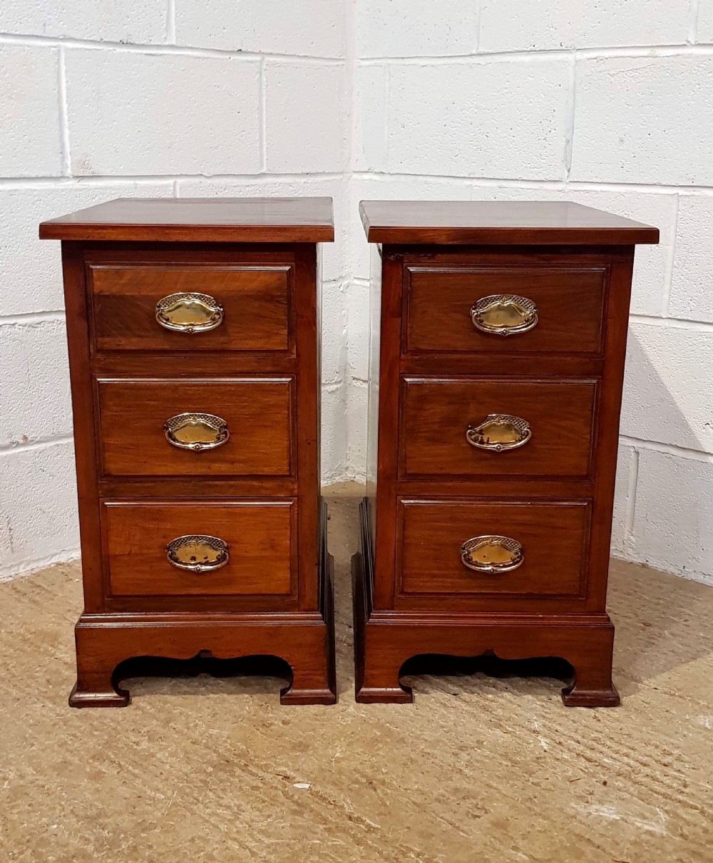 ANTIQUE PAIR EDWARDIAN MAHOGANY BEDSIDE CHESTS OF DRAWERS C1900 View VI