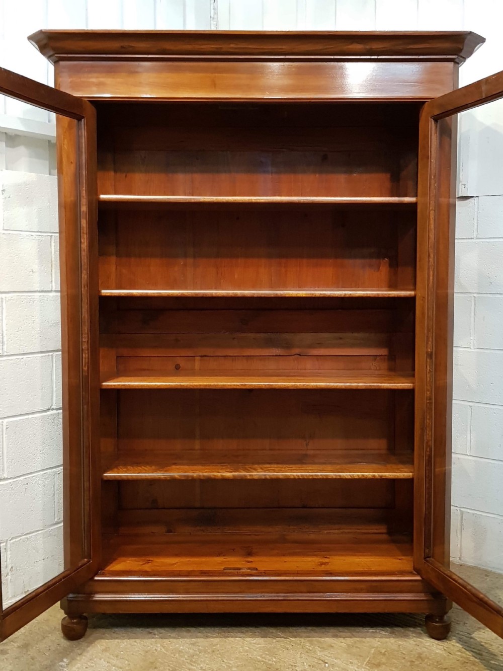 ANTIQUE 19TH CENTURY FRENCH WALNUT GLAZED BOOKCASE C1880 View III