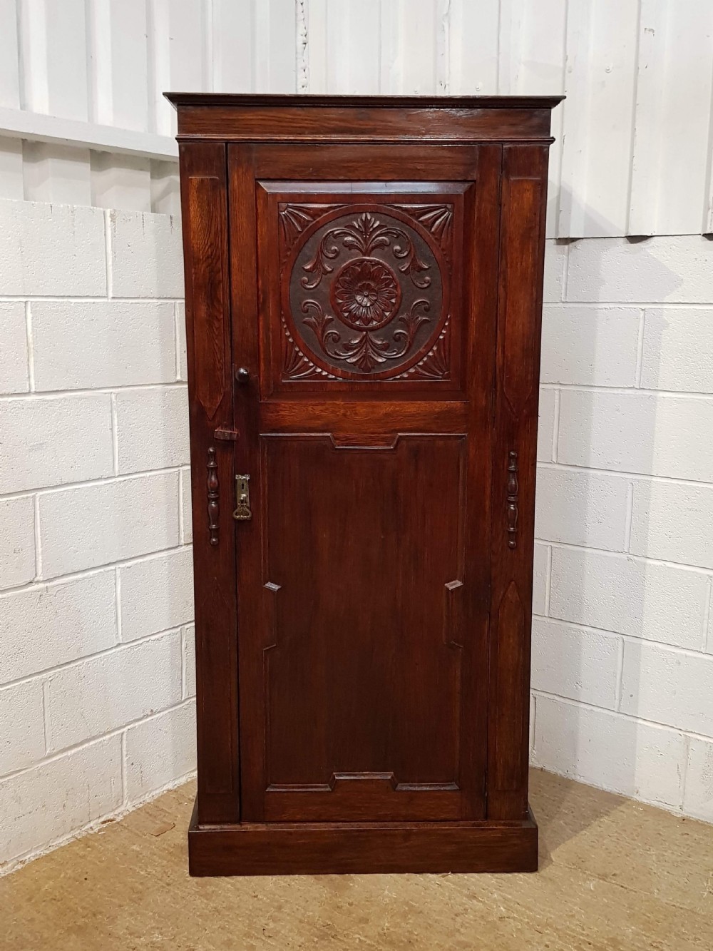 ANTIQUE EDWARDIAN CARVED OAK HALL ROBE C1910 View IV