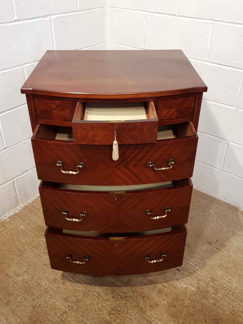 ANTIQUE EDWARDIAN MAHOGANY NARROW BOW FRONT CHEST OF DRAWERS C1900 View II