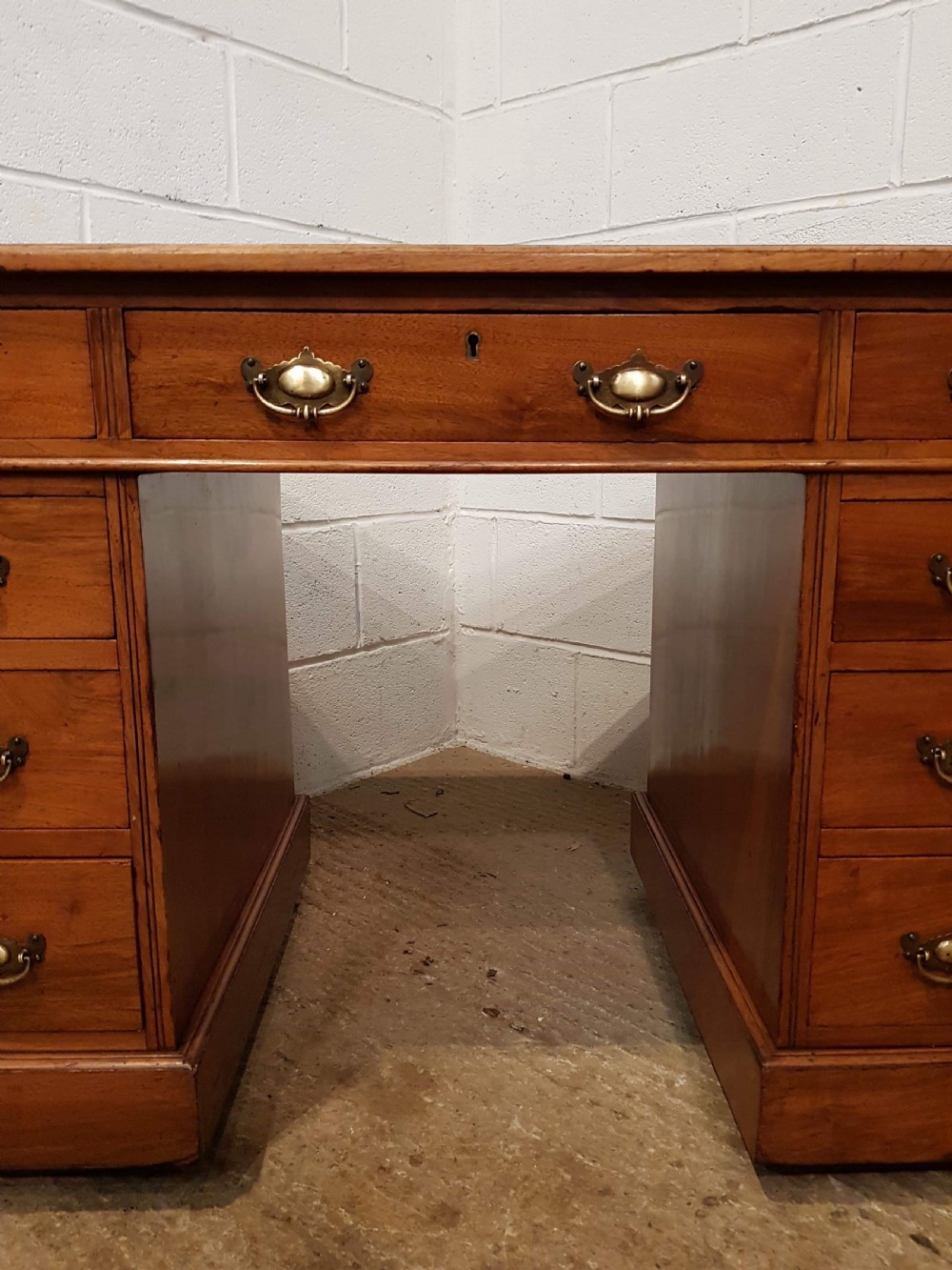 ANTIQUE VICTORIAN WALNUT TWIN PEDASTAL DESK C1880 View III