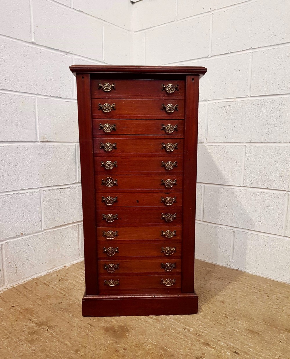 ANTIQUE LATE VICTORIAN MAHOGANY WELLINGTON CHEST OF DRAWERS C1890 View II
