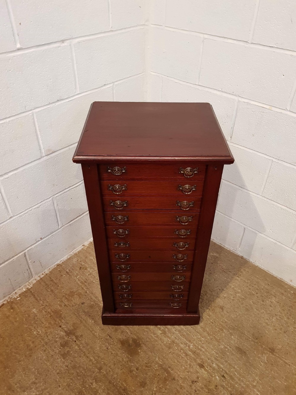 ANTIQUE LATE VICTORIAN MAHOGANY WELLINGTON CHEST OF DRAWERS C1890 View VI