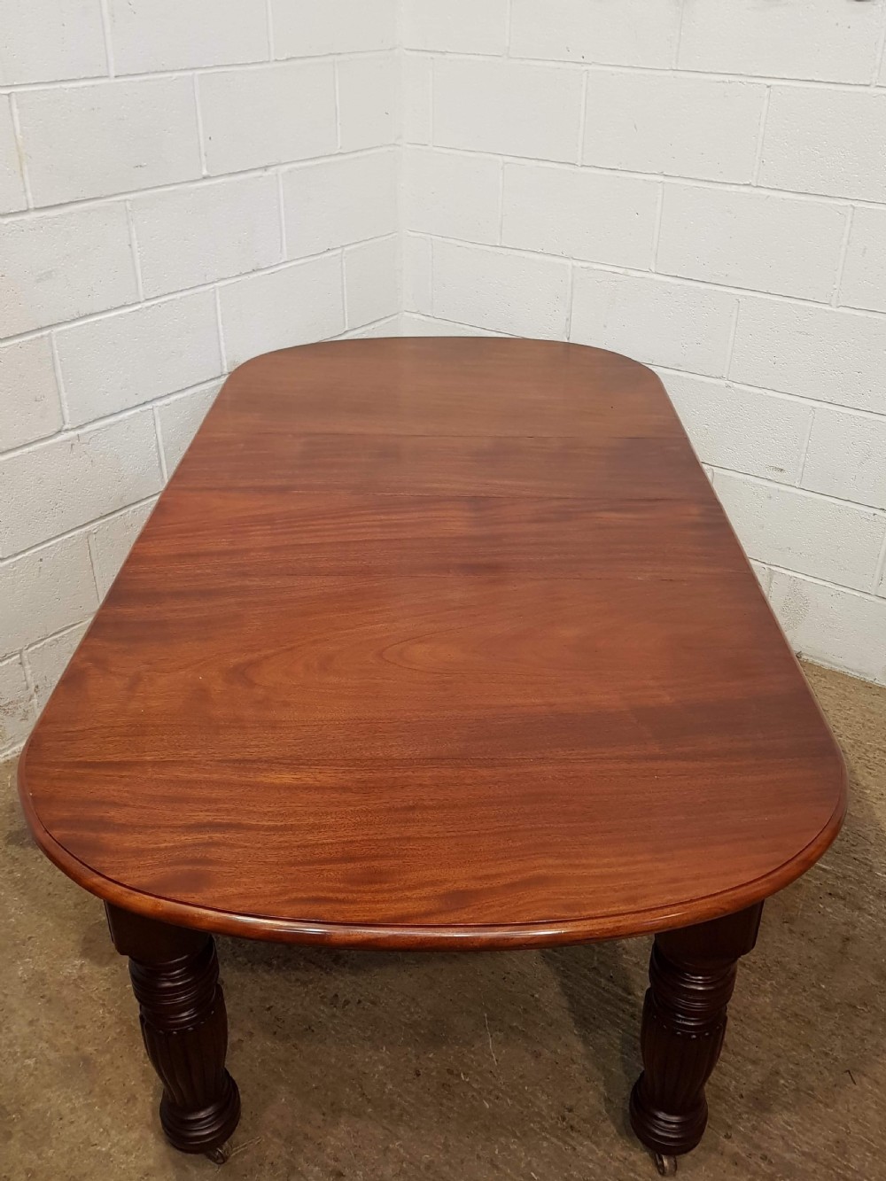 ANTIQUE VICTORIAN MAHOGANY  EXTENDING MAHOGANY DINING TABLE C1880