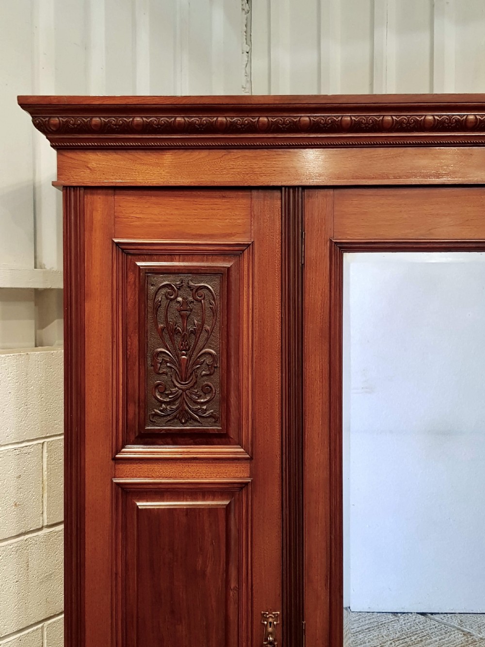 ANTIQUE LATE VICTORIAN SMALL WALNUT TRIPLE WARDROBE C1890 View VI