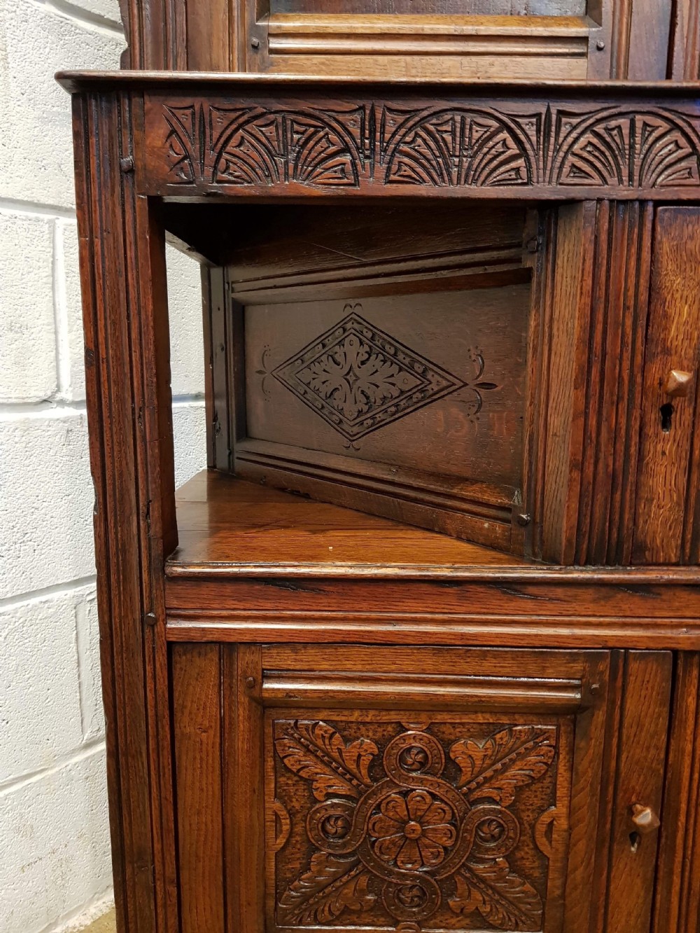 ANTIQUE 18TH CENTURY CARVED OAK TRIDARN COURT CUPBOARD c1750 View VII