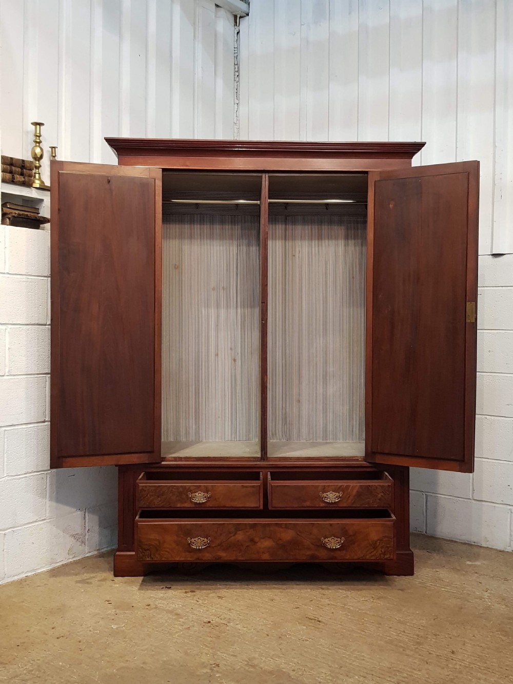 ANTIQUE EDWARDIAN BURR WALNUT DOUBLE WARDROBE C1900 View V