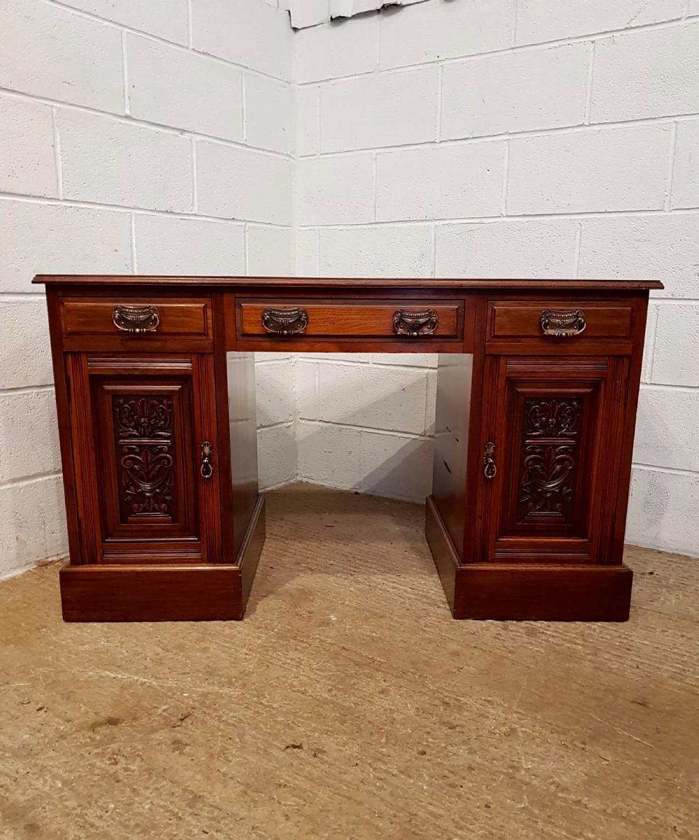 ANTIQUE EDWARDIAN WALNUT TWIN PEDESTAL LEATHER TOP DESK C1900