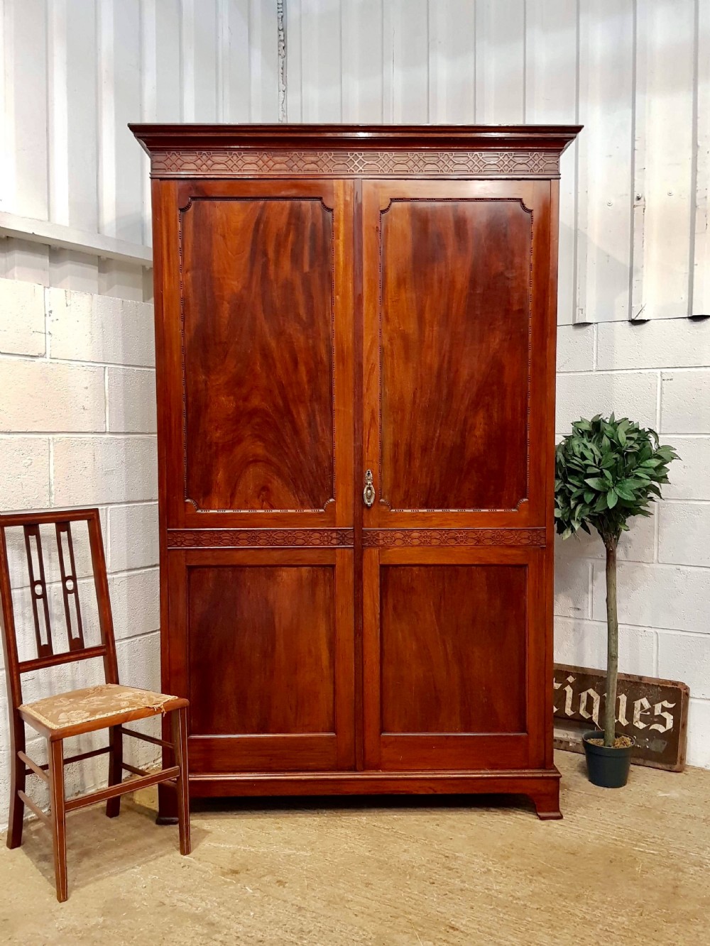 ANTIQUE EDWARDIAN CHIPPENDALE MAHOGANY DOUBLE WARDROBE C1900