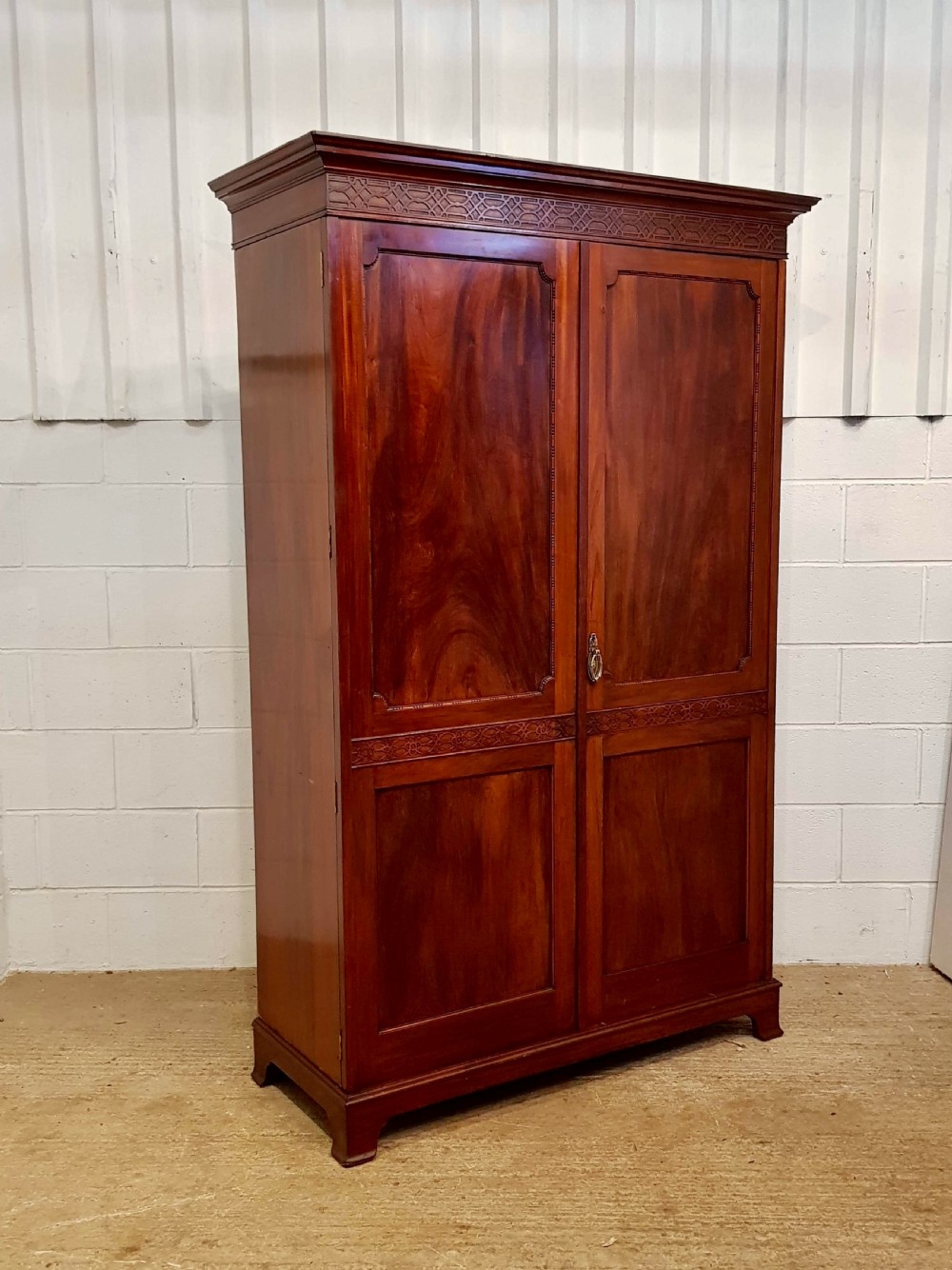 ANTIQUE EDWARDIAN CHIPPENDALE MAHOGANY DOUBLE WARDROBE C1900 View II