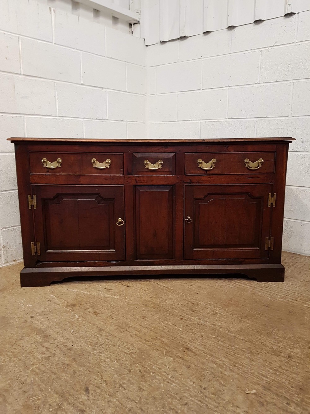 ANTIQUE 18TH CENTURY COUNTRY OAK DRESSER BASE c1780 View VI