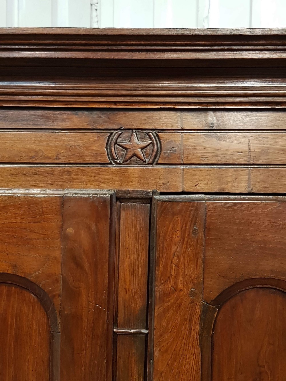 ANTIQUE LATE 18TH CENTURY FRENCH PROVINCIAL OAK AND FRUITWOOD ARMOIRE C1790 View IV