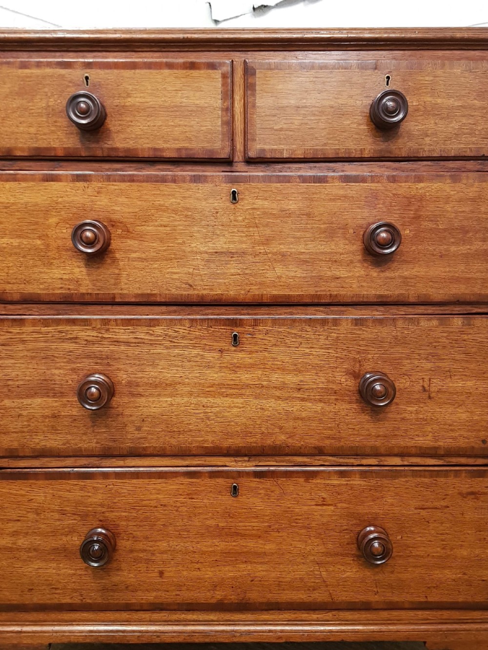 ANTIQUE 18TH CENTURY PERIOD OAK & MAHOGANY CHEST OF DRAWERS C1780 View III