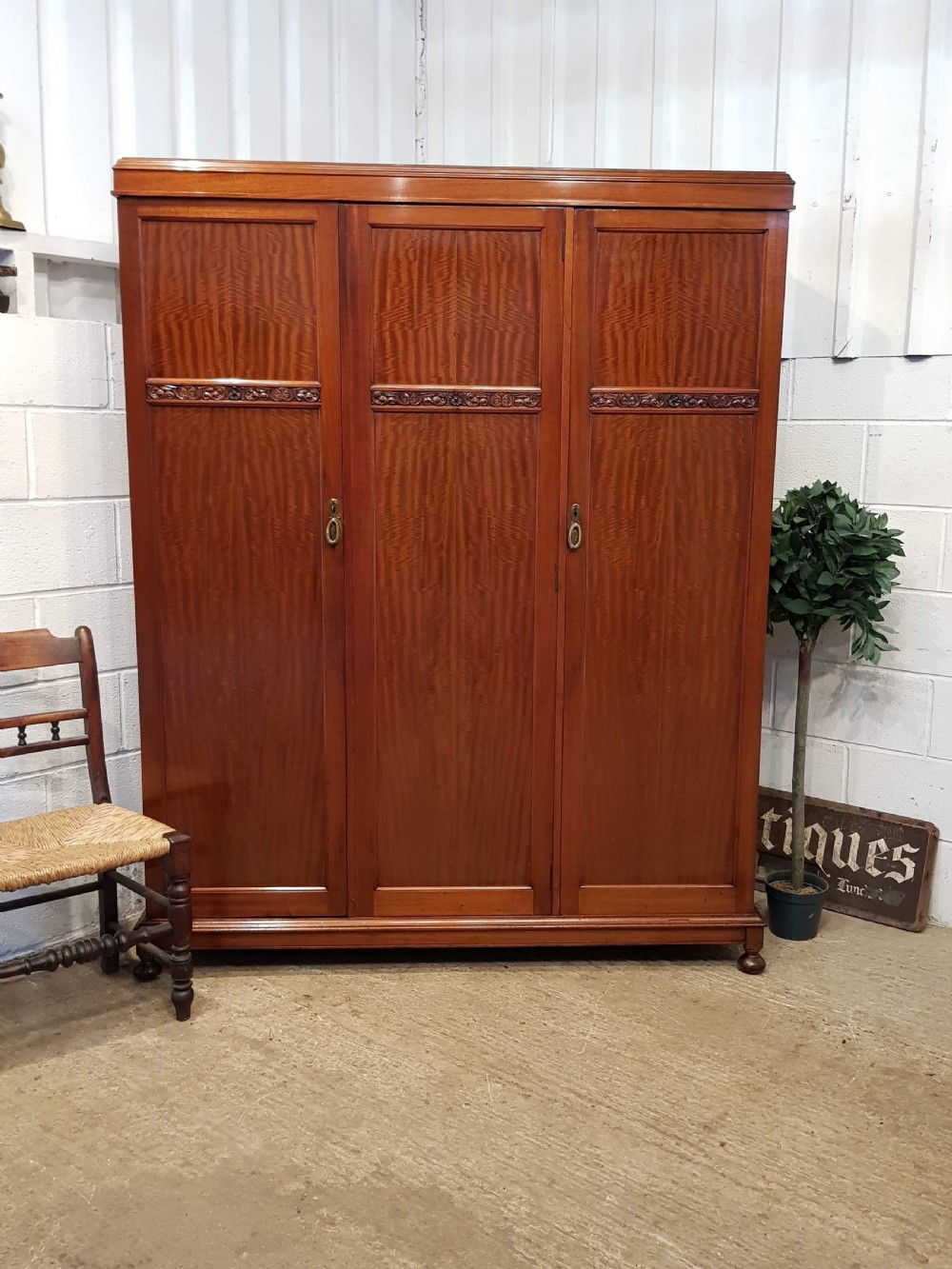 ANTIQUE SMALL MAHOGANY TRIPLE WARDROBE BY DENBY & SPINKS C1920