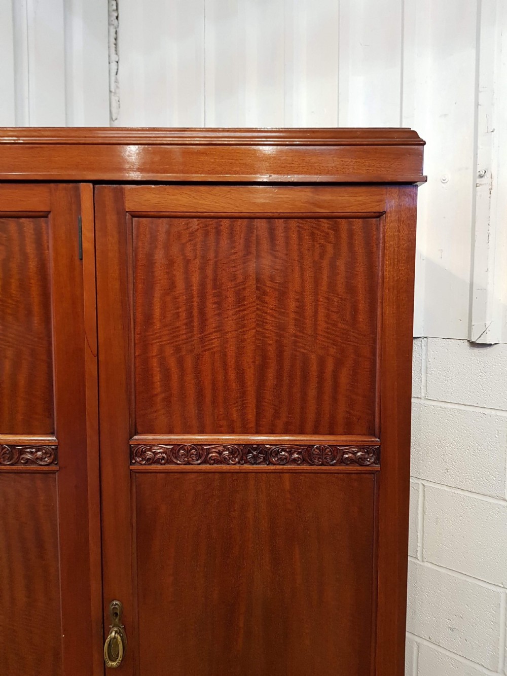 ANTIQUE SMALL MAHOGANY TRIPLE WARDROBE BY DENBY & SPINKS C1920 View II