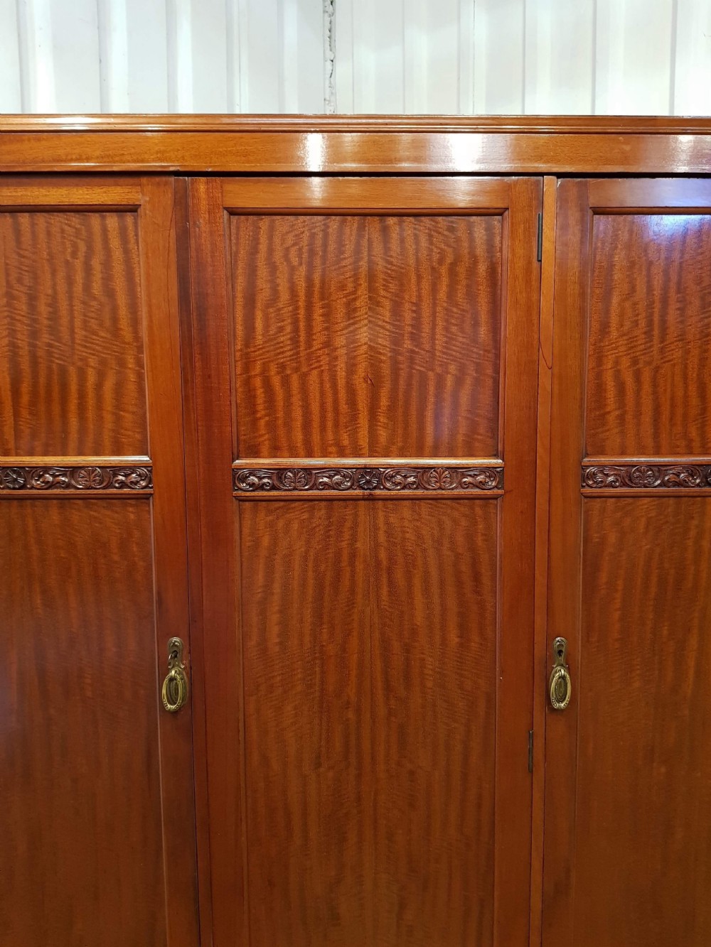 ANTIQUE SMALL MAHOGANY TRIPLE WARDROBE BY DENBY & SPINKS C1920 View V
