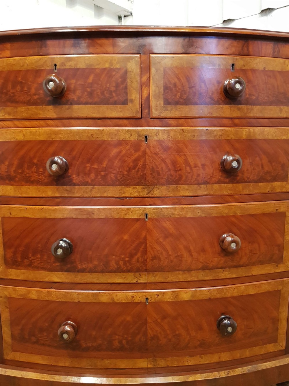 ANTIQUE VICTORIAN MAHOGANY & BURR WALNUT BOW FRONT CHEST OF DRAWERS C1880 View V