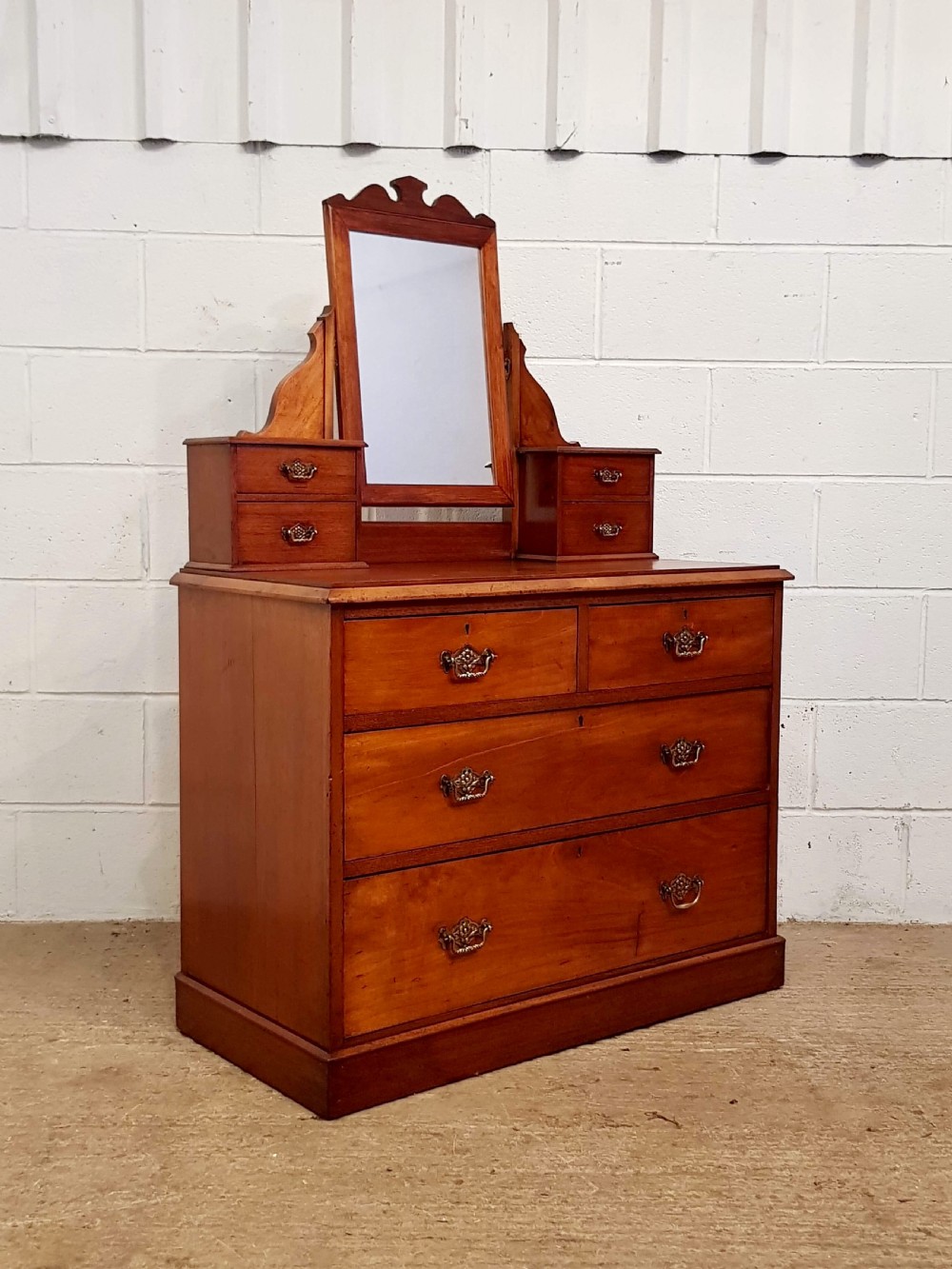 ANTIQUE EDWARDIAN MAHOGANY DRESSING CHEST C1900 View III