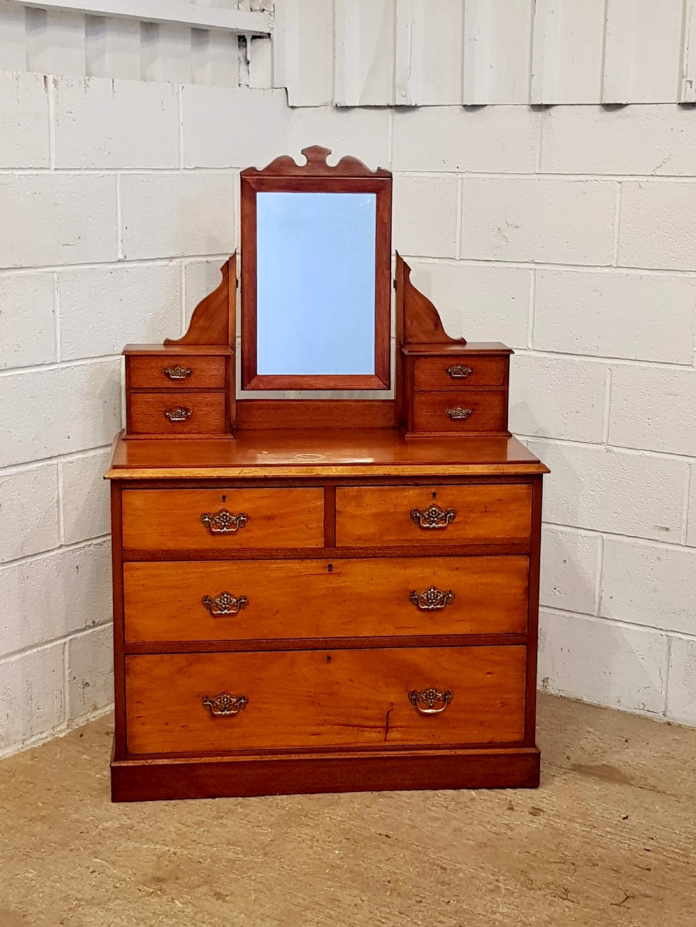 ANTIQUE EDWARDIAN MAHOGANY DRESSING CHEST C1900 View IV