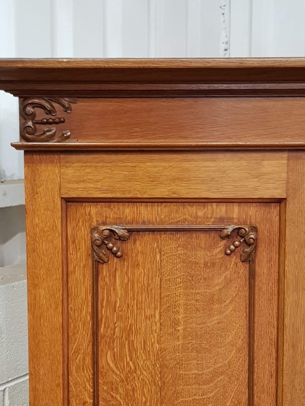 ANTIQUE EDWARDIAN OAK TRIPLE WARDROBE C1900 View V