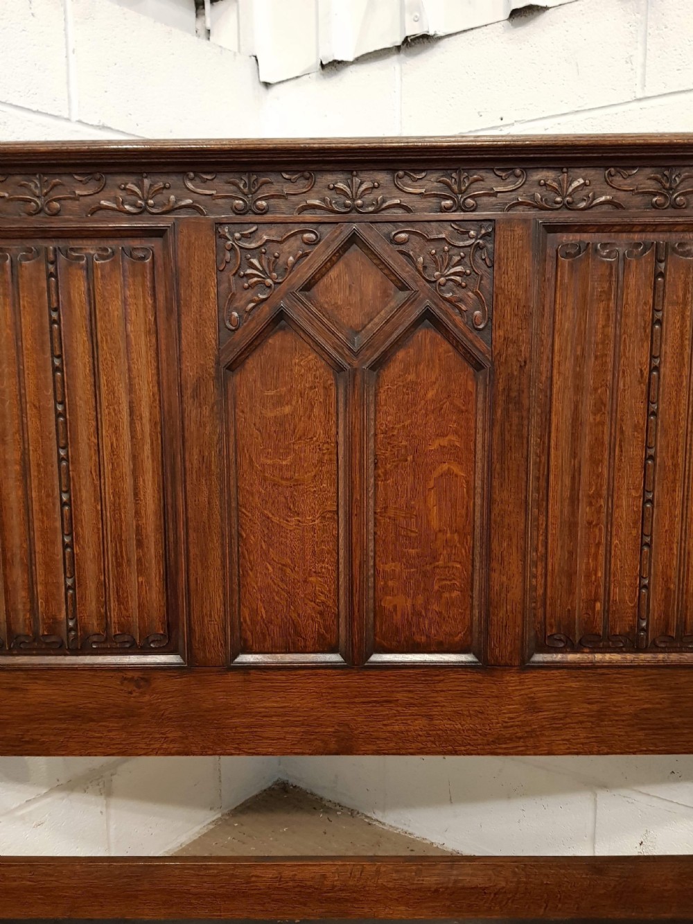 ANTIQUE EDWARDIAN CARVED GOTHIC OAK DOUBLE BED C1910 View IV