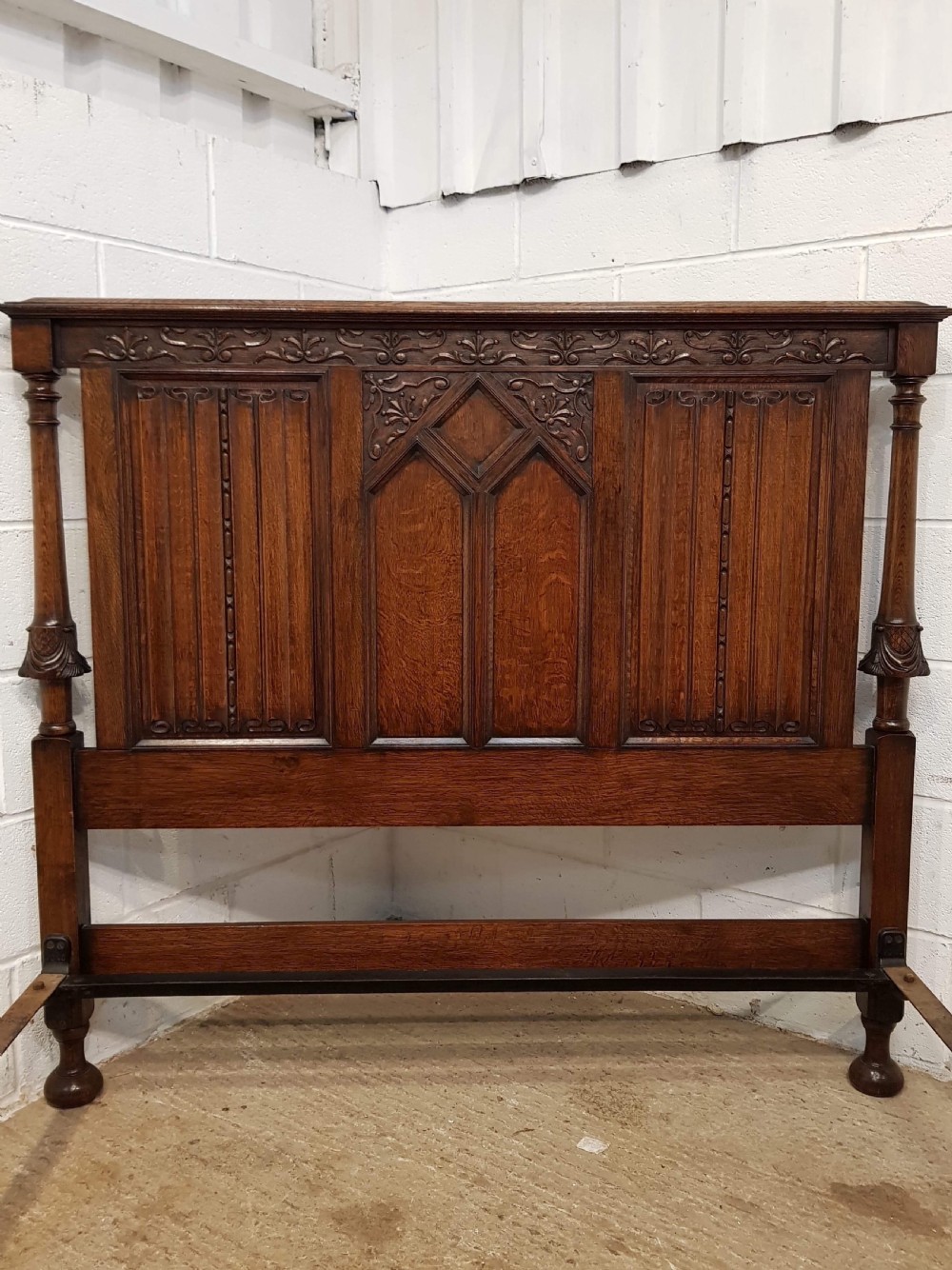 ANTIQUE EDWARDIAN CARVED GOTHIC OAK DOUBLE BED C1910 View V