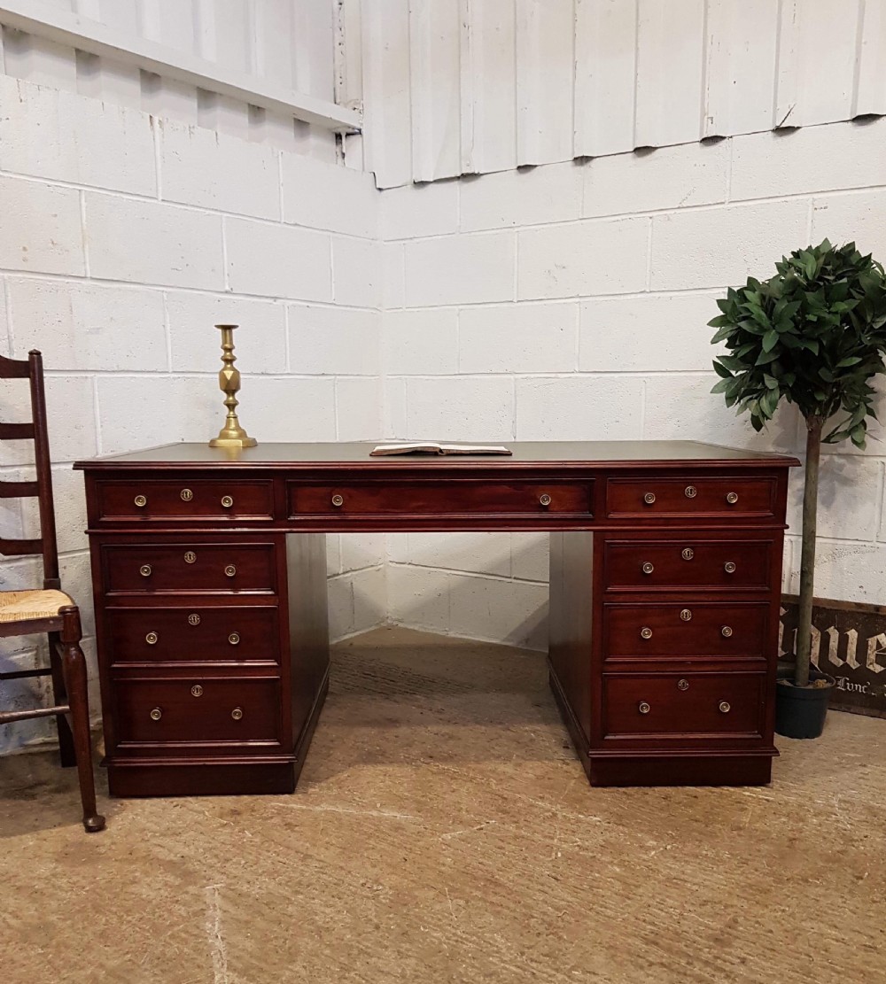 ANTIQUE LATE VICTORIAN MAHOGANY TWIN PEDESTAL DESK C1890 