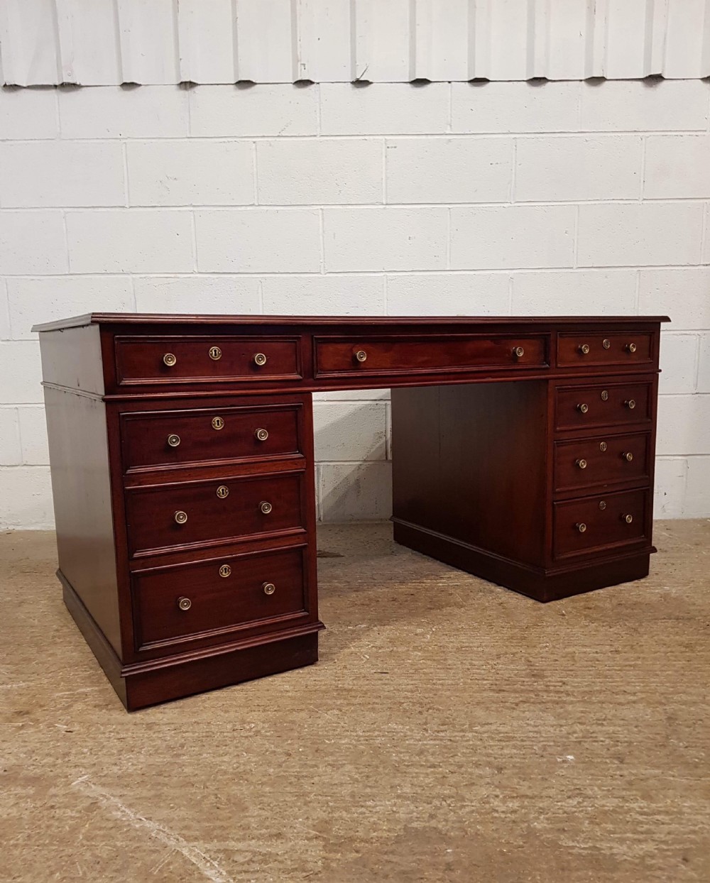 ANTIQUE LATE VICTORIAN MAHOGANY TWIN PEDESTAL DESK C1890  View III