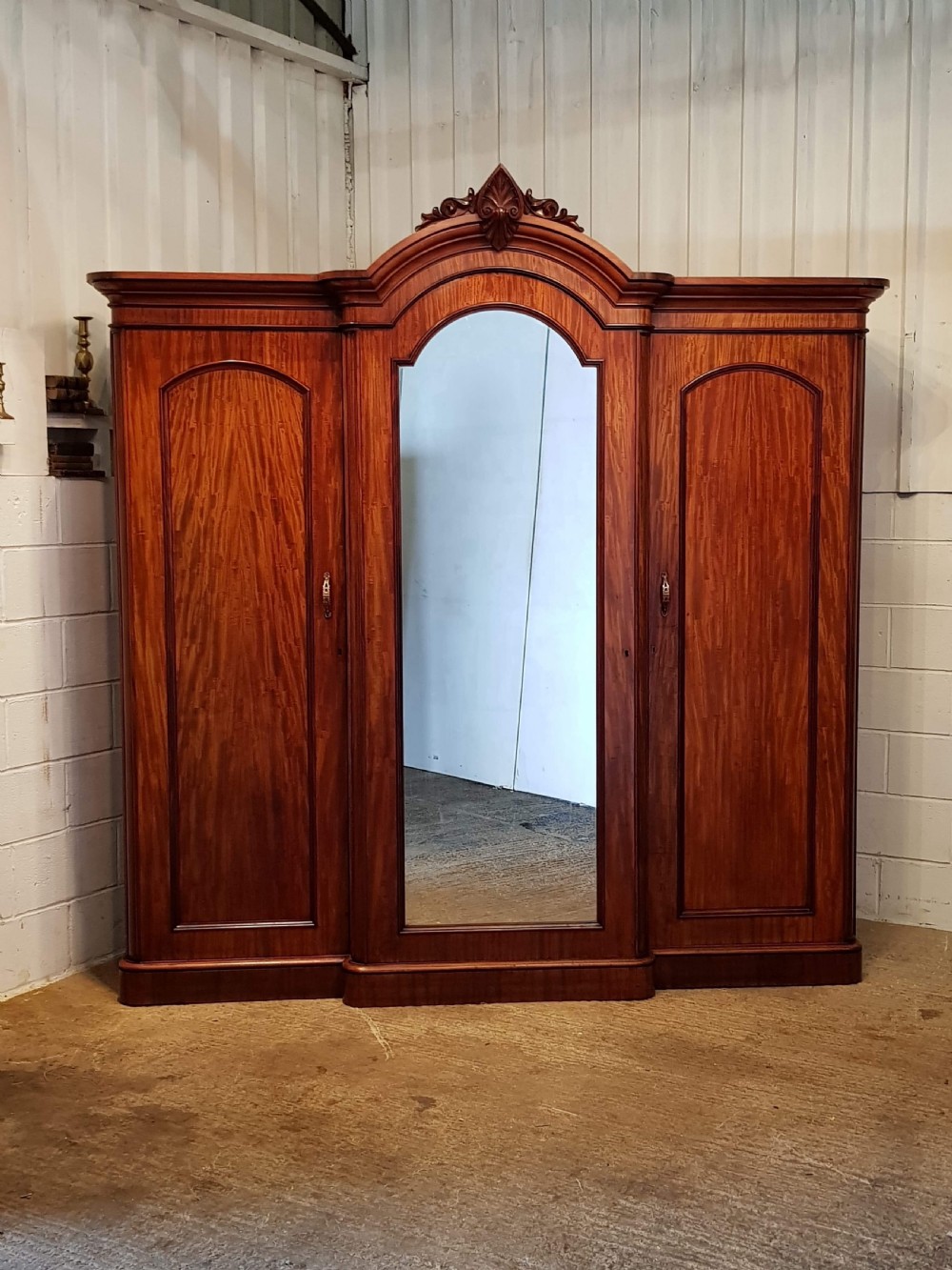 ANTIQUE VICTORIAN MAHOGANY BREAKFRONT TRIPLE WARDROBE C1860 View VI