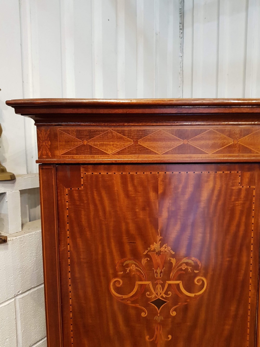 ANTIQUE EDWARDIAN MAHOGANY INLAID TRIPLE WARDROBE C1900 View V