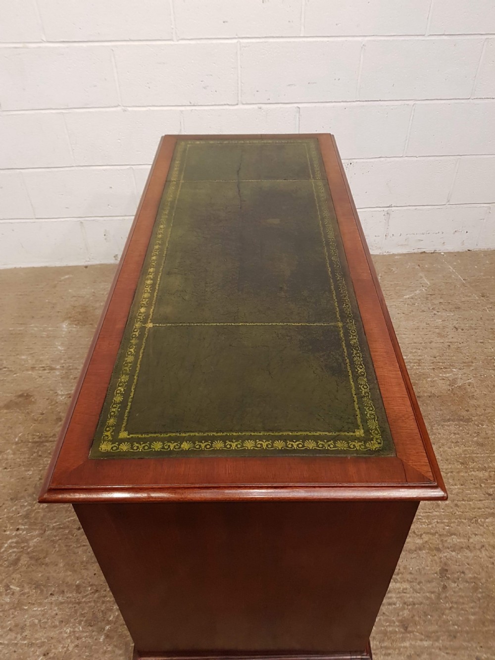 ANTIQUE VICTORIAN MAHOGANY TWIN PEDESTAL DESK C1890 View II