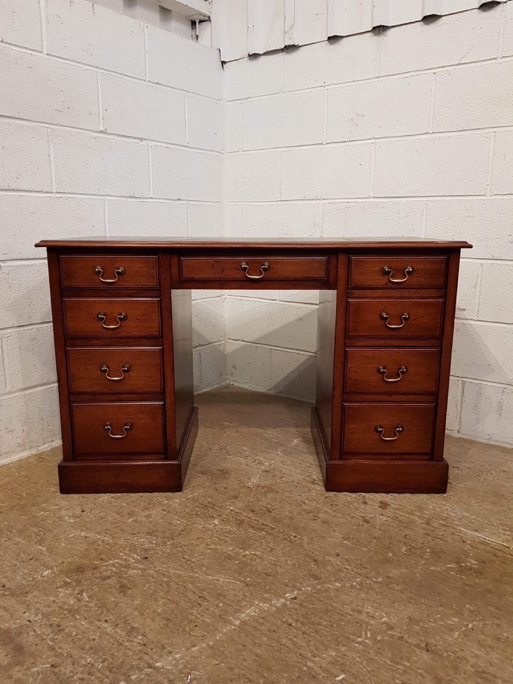 ANTIQUE VICTORIAN MAHOGANY TWIN PEDESTAL DESK C1890 View III