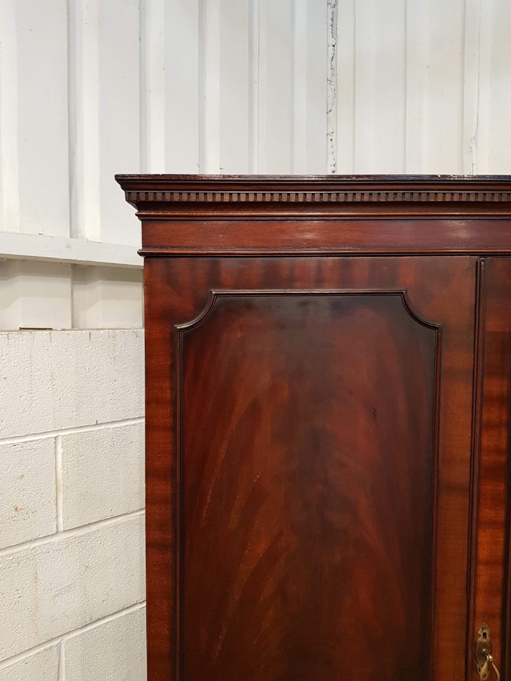 ANTIQUE EDWARDIAN MAHOGANY SMALL DOUBLE WARDROBE C1900 View V