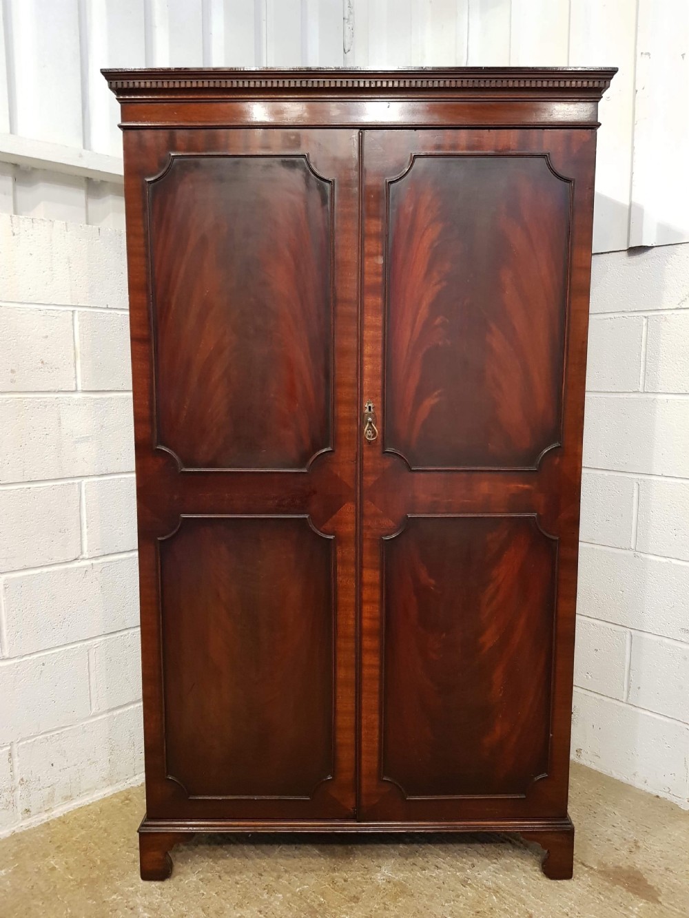 ANTIQUE EDWARDIAN MAHOGANY SMALL DOUBLE WARDROBE C1900 View VI