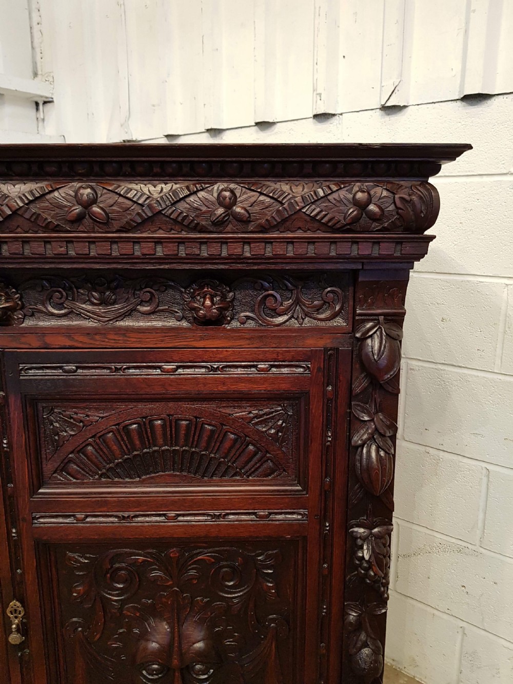 ANIQUE LARGE VICTORIAN CARVED GOTHIC OAK CUPBOARD SIDEBOARD C1880 View VI