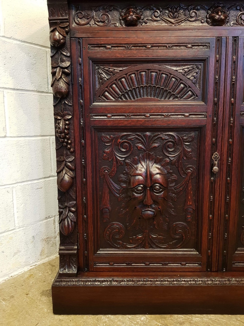 ANIQUE LARGE VICTORIAN CARVED GOTHIC OAK CUPBOARD SIDEBOARD C1880 View VII