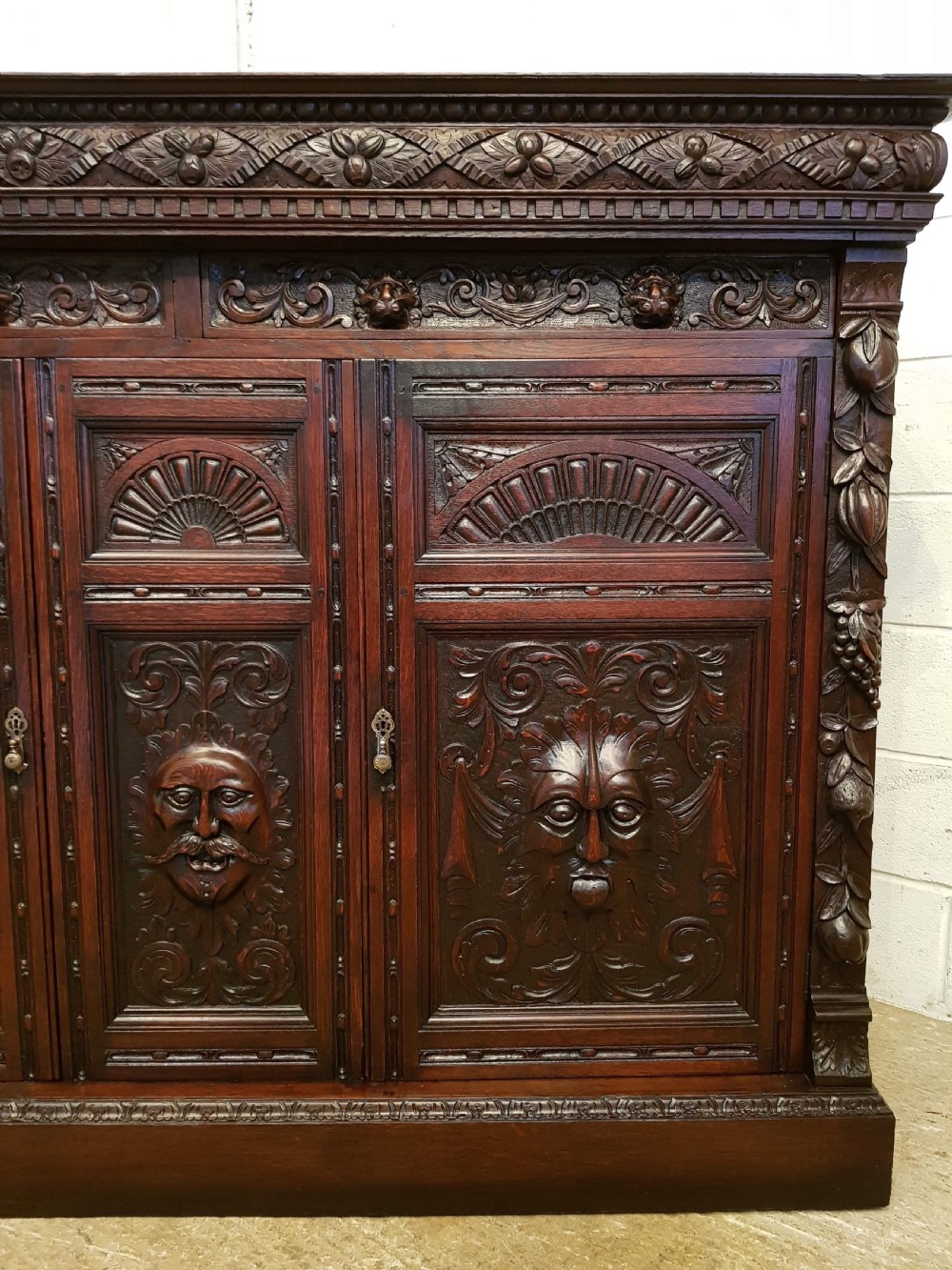 ANIQUE LARGE VICTORIAN CARVED GOTHIC OAK CUPBOARD SIDEBOARD C1880 View VIII