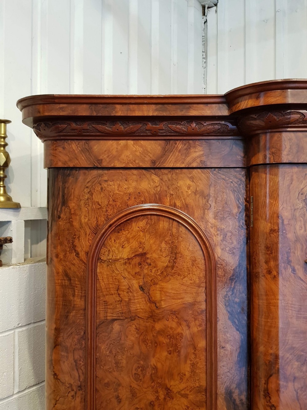 ANTIQUE VICTORIAN BURR WALNUT BREAKFRONT TRIPLE WARDROBE C1880 View V