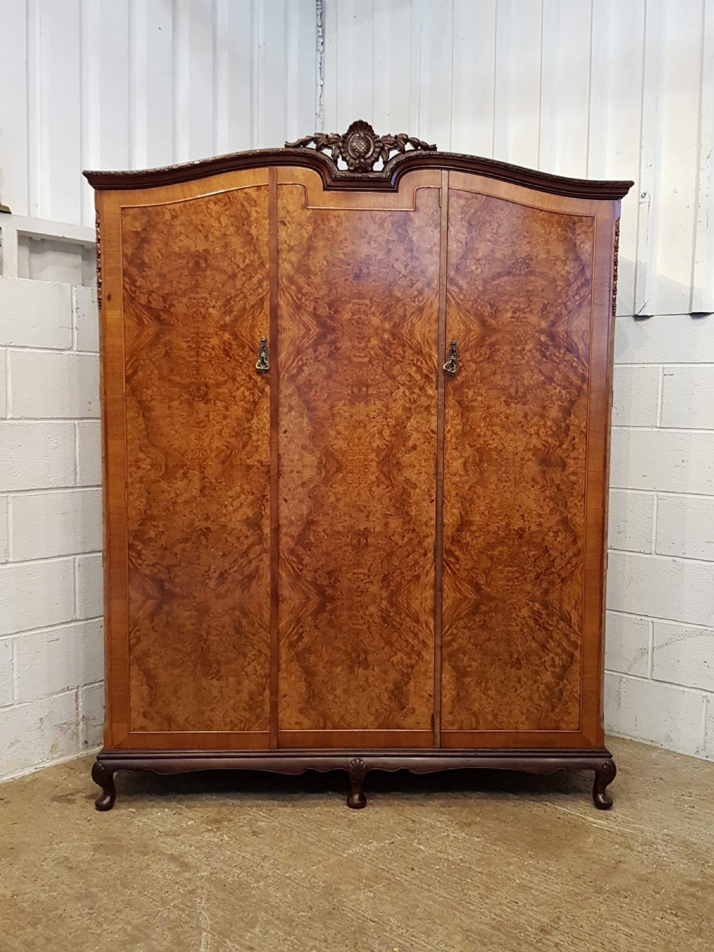 ANTIQUE BURR WALNUT TRIPLE WARDROBE C1920 View VI