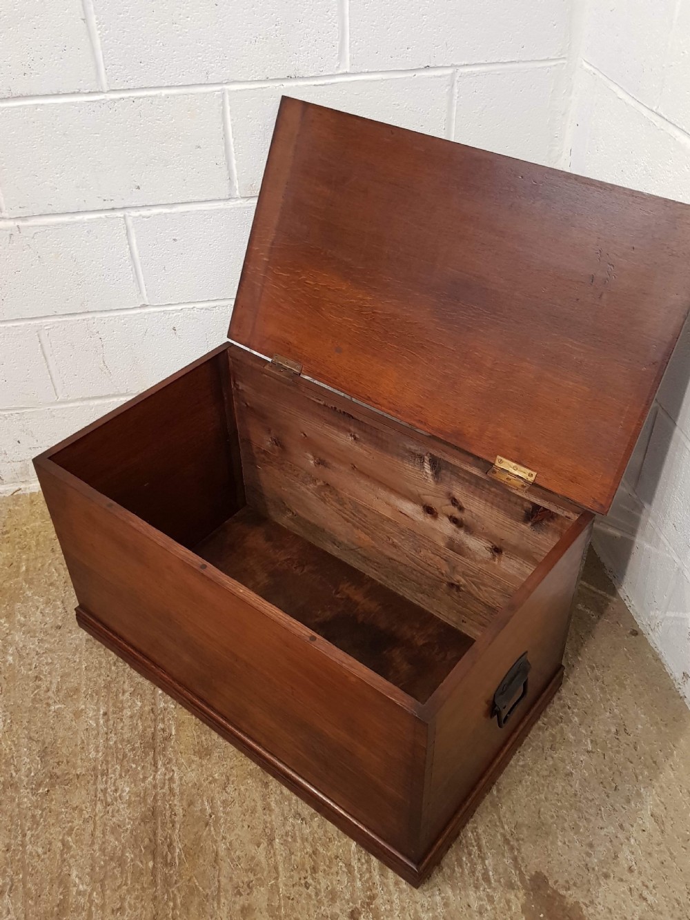ANTIQUE LATE VICTORIAN OAK BLANKET BOX C1890 View II