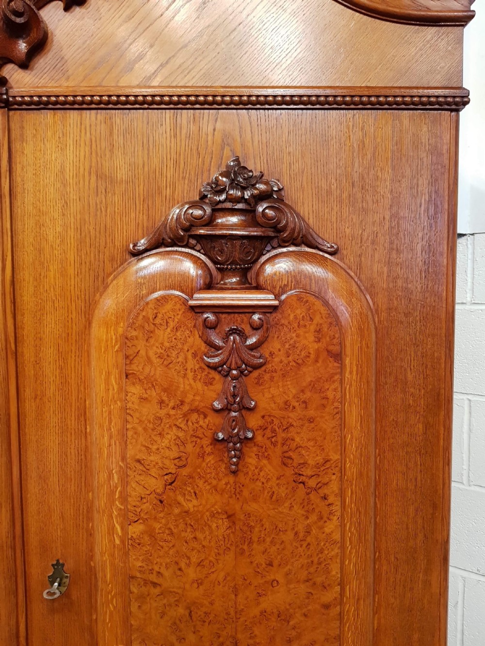 ANTIQUE GERMAN CARVED OAK ARMOIRE C1900 View VI