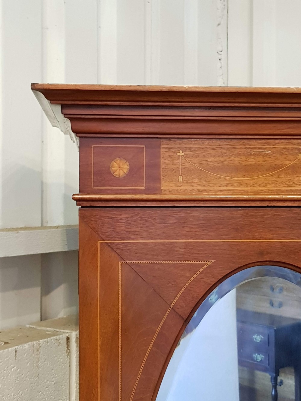 ANTIQUE EDWARDIAN MAHOGANY INLAID DOUBKE WARDROBE C1900 View II