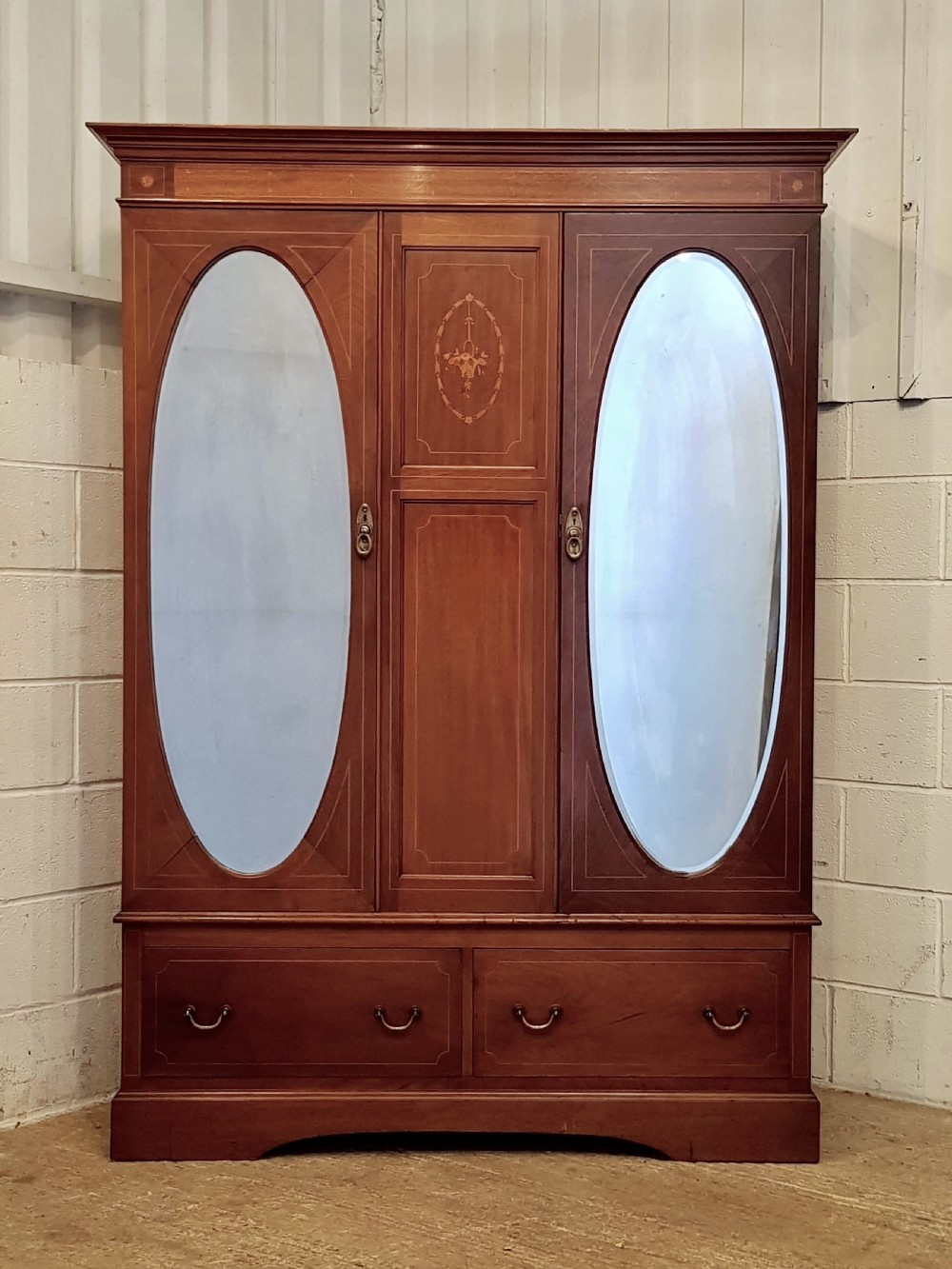 ANTIQUE EDWARDIAN MAHOGANY INLAID DOUBKE WARDROBE C1900 View III