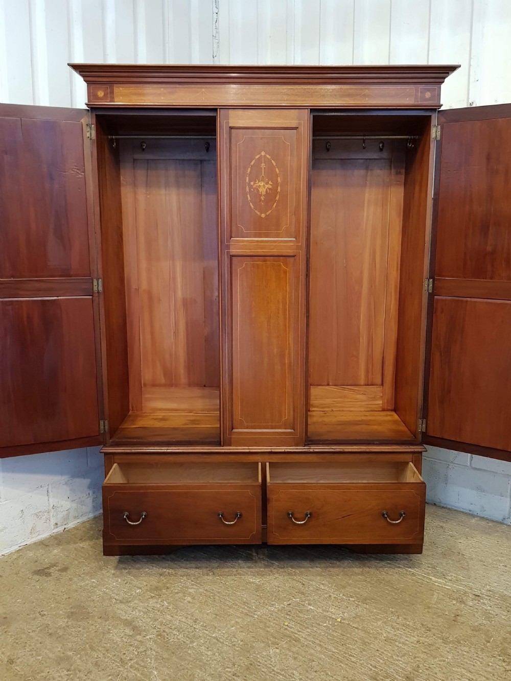 ANTIQUE EDWARDIAN MAHOGANY INLAID DOUBKE WARDROBE C1900 View V