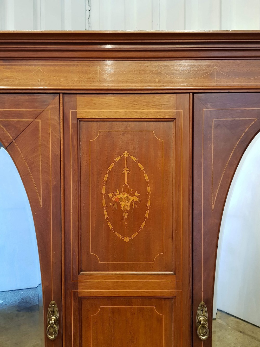 ANTIQUE EDWARDIAN MAHOGANY INLAID DOUBKE WARDROBE C1900 View VI