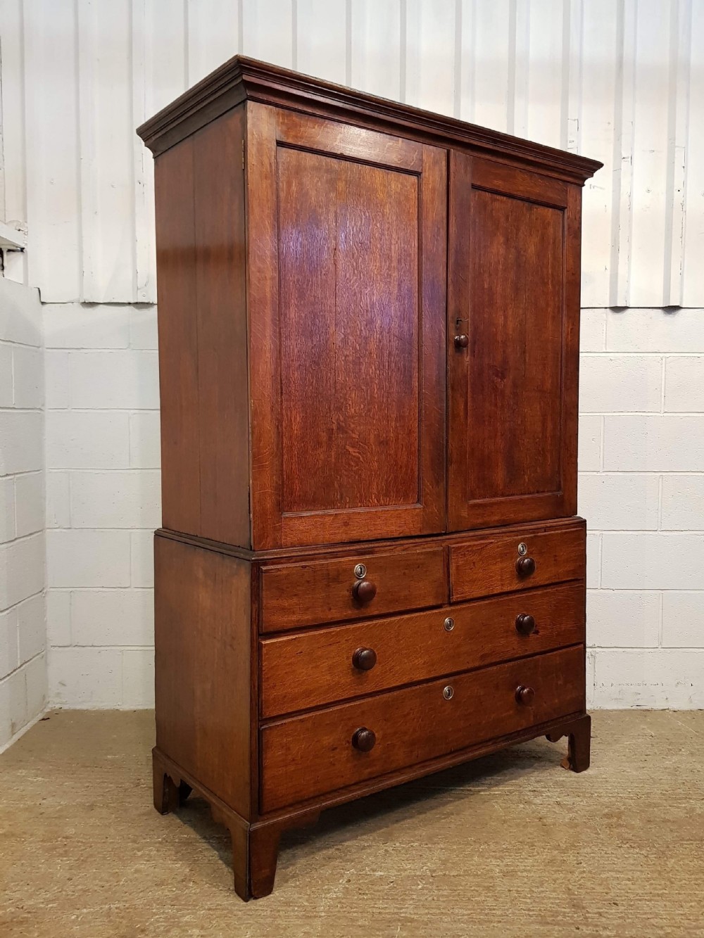 ANTIQUE 18TH CENTURY GEORGIAN OAK LINEN CLOTHES PRESS C1780 View IV