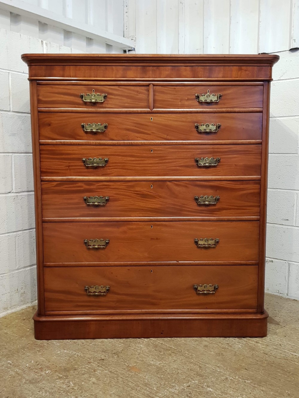 ANTIQUE LARGE VICTORIAN MAHOGANY SIX HEIGHT CHEST OF DRAWERS C1890 View II